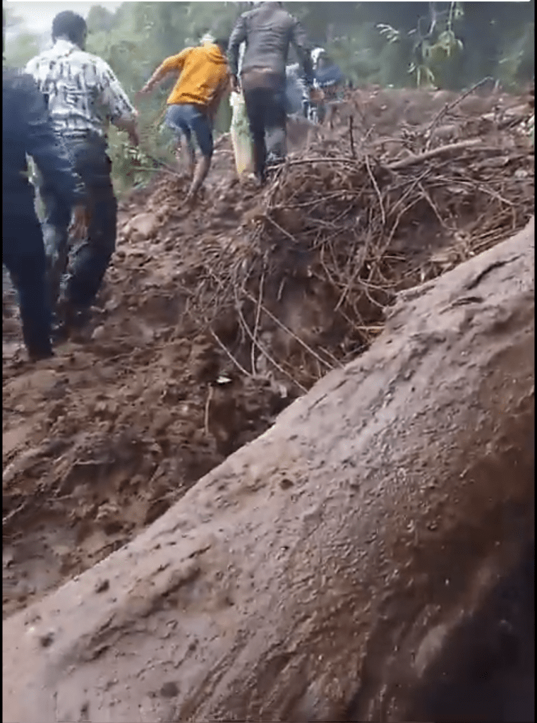 Telah terjadi tanah longsor dikawasan Langkat