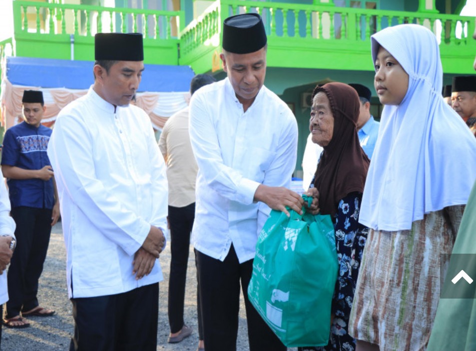 Bupati Kampar Pimpin Safari Ramadhan Tim I di Desa Cinta Damai Tapung Hilir
